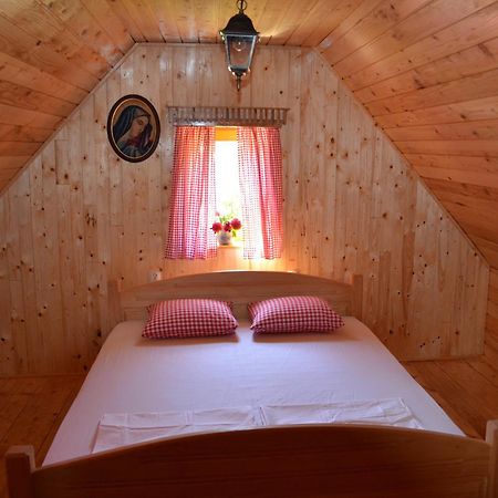 Apartamento Ivona - Kuca Za Odmor Perusic - Stara Lika Exterior foto