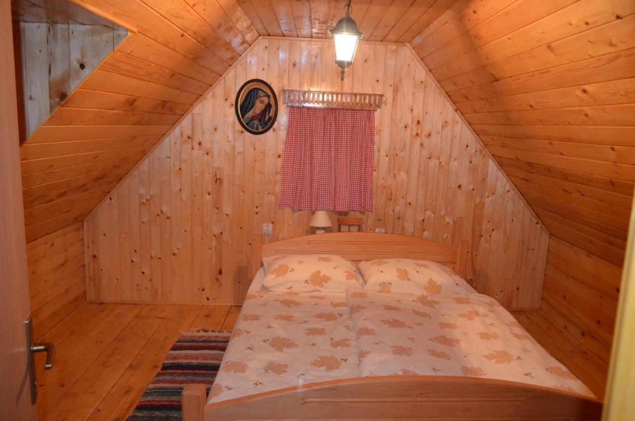 Apartamento Ivona - Kuca Za Odmor Perusic - Stara Lika Exterior foto