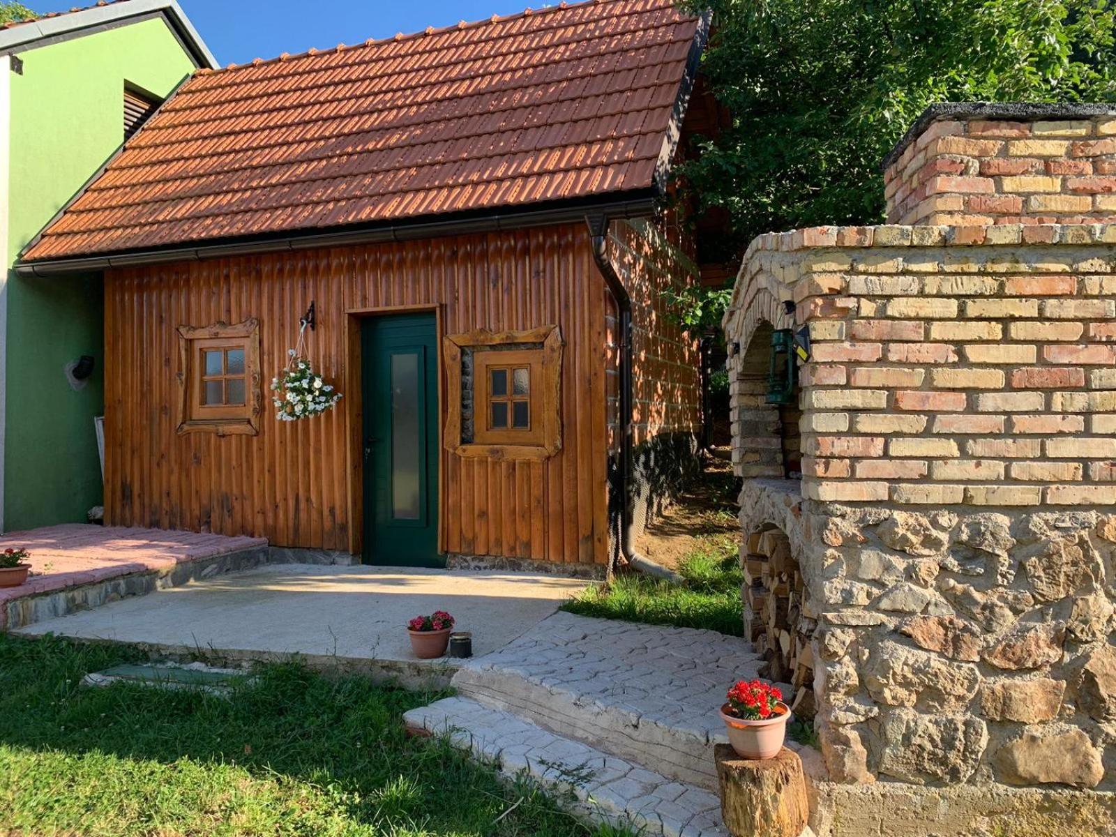 Apartamento Ivona - Kuca Za Odmor Perusic - Stara Lika Exterior foto